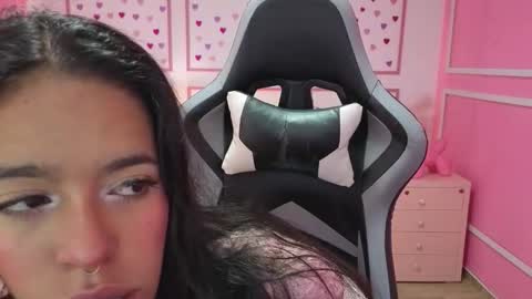 Snapshot of stephania_t chatting on September 16, 11:33 am Stephania online show from September 16, 11:33 am