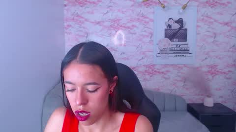 Snapshot of stephania_t chatting on October 4, 2:53 am Stephania online show from October 4, 2:53 am