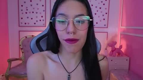 Snapshot of stephania_t chatting on October 8, 12:36 pm Stephania online show from October 8, 12:36 pm