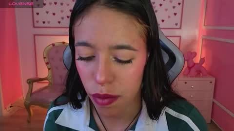 Snapshot of stephania_t chatting on October 9, 1:20 pm Stephania online show from October 9, 1:20 pm