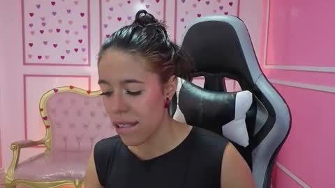 Snapshot of stephania_t chatting on October 11, 11:42 am Stephania online show from October 11, 11:42 am