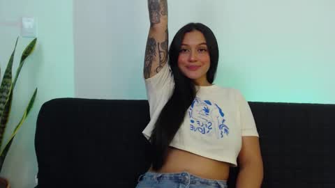 Stephanie  online show from December 2, 10:27 pm