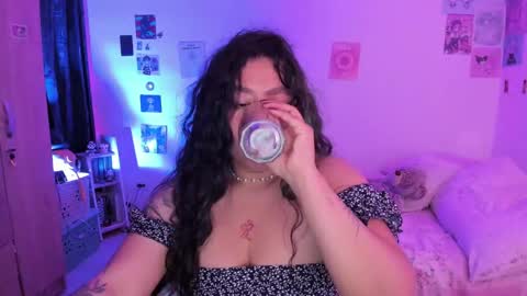 Stephanie  online show from December 20, 12:08 am