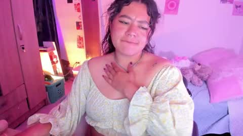 Stephanie  online show from February 5, 4:06 am