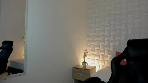 S T E P H A N Y A online show from January 9, 2:11 am