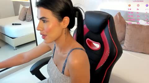 S T E P H A N Y A online show from October 23, 7:34 pm