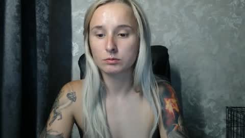 Snapshot of stephiepink chatting on September 11, 11:43 am Grace online show from September 11, 11:43 am