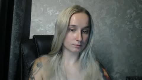 Snapshot of stephiepink chatting on October 1, 7:36 am Grace online show from October 1, 7:36 am