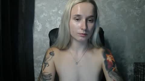 Snapshot of stephiepink chatting on October 15, 10:04 am Grace online show from October 15, 10:04 am