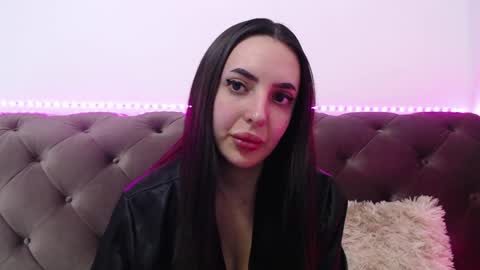 StepMommy19 online show from February 19, 8:41 pm