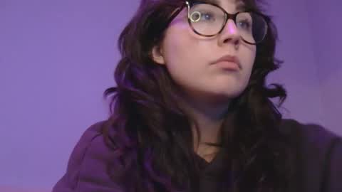 Stevie Steele online show from December 2, 3:01 am