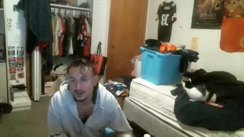 Snapshot of stickey4areason chatting on October 31, 4:57 am stickey online show from October 31, 4:57 am