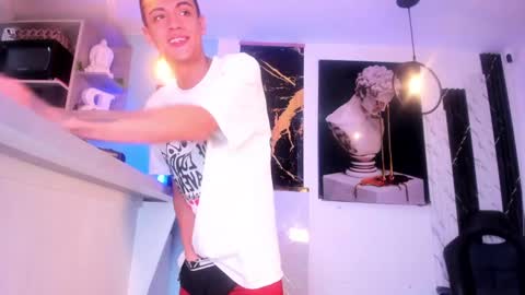 Snapshot of stiiveen_24cm chatting on December 18, 5:37 am Stiven brendan online show from December 18, 5:37 am