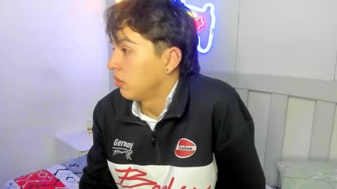 Stiwen online show from October 31, 12:06 pm