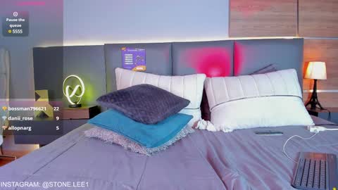 Stone Lee  online show from December 15, 10:07 am