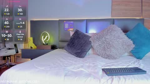 Stone Lee  online show from January 12, 7:00 am