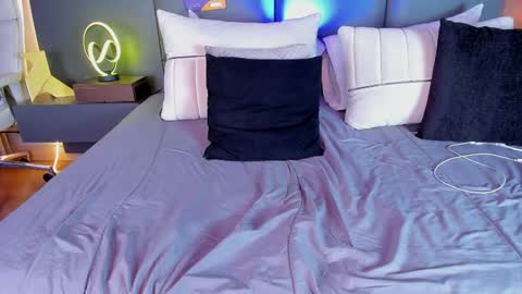 Stone Lee  online show from January 27, 12:05 pm