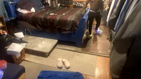 Snapshot of stonedbj chatting on November 23, 2:11 am StonedBJ online show from November 23, 2:11 am