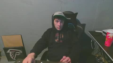 stonedpanda77 online show from December 9, 5:30 pm