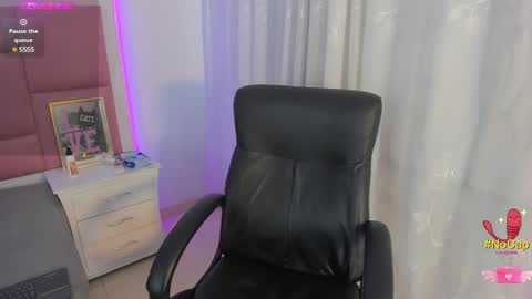 Snapshot of stormihills chatting on January 10, 1:32 am Sweety Stormi online show from January 10, 1:32 am