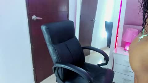 Snapshot of stormihills chatting on February 11, 12:17 am Sweety Stormi online show from February 11, 12:17 am