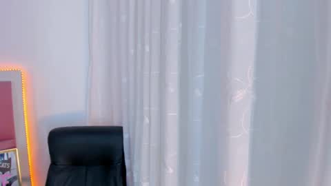 Snapshot of stormihills chatting on March 4, 1:38 pm Sweety Stormi online show from March 4, 1:38 pm