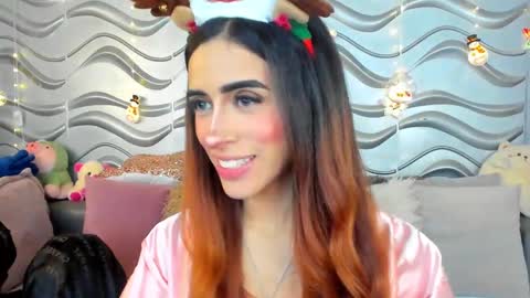 Snapshot of stormirusso chatting on December 17, 2:55 am Mar online show from December 17, 2:55 am