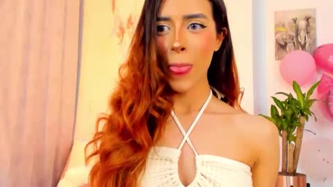 Snapshot of stormirusso chatting on February 15, 2:37 am Mar online show from February 15, 2:37 am