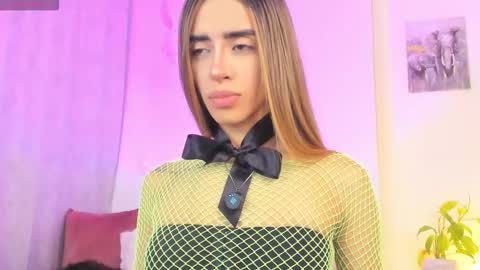 Snapshot of stormirusso chatting on October 6, 3:26 am Mar online show from October 6, 3:26 am