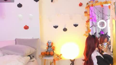 Snapshot of stormirusso chatting on November 1, 2:02 am Mar online show from November 1, 2:02 am