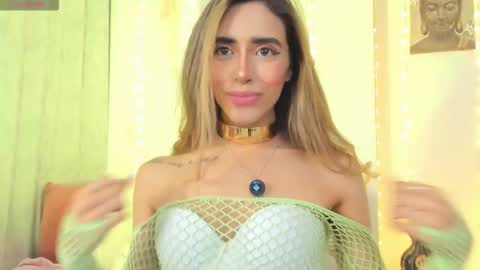 Snapshot of stormirusso chatting on November 20, 2:56 am Mar online show from November 20, 2:56 am