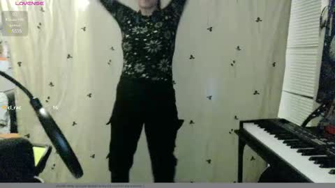 Snapshot of stormythunder chatting on December 11, 5:10 am Stormythunder online show from December 11, 5:10 am