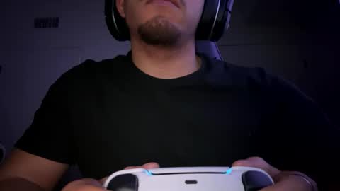 Snapshot of str8dj chatting on December 19, 1:51 pm Dj online show from December 19, 1:51 pm