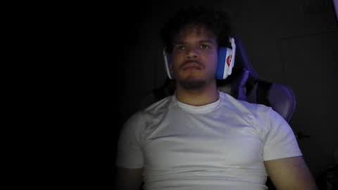 Snapshot of str8dj chatting on October 1, 8:20 am Dj online show from October 1, 8:20 am