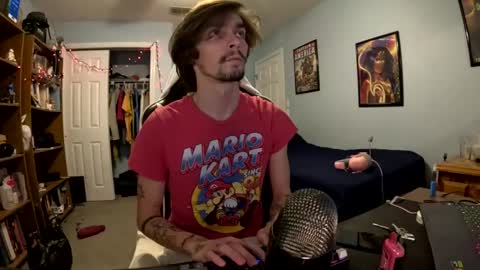 str8whiteboy21 online show from December 8, 5:07 am