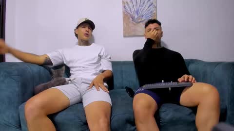 straight__friends online show from September 12, 1:44 pm