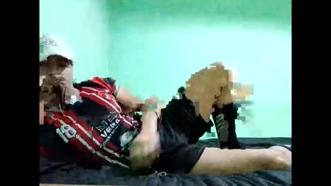 Snapshot of straightsoccerboy chatting on December 14, 10:53 am straightsoccerboy online show from December 14, 10:53 am