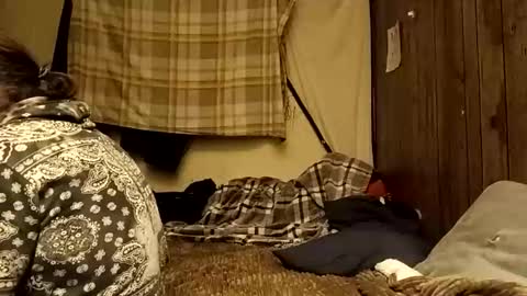 Snapshot of straighttoy chatting on December 16, 5:01 am straighttoy online show from December 16, 5:01 am