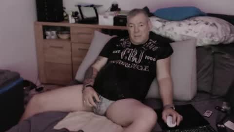 Stranger online show from September 15, 9:15 pm