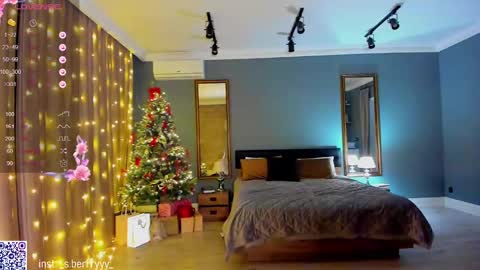 Snapshot of straw_juice chatting on December 29, 2:38 am Laura online show from December 29, 2:38 am