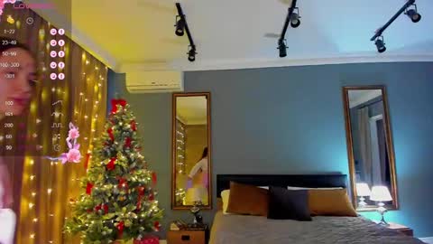 Snapshot of straw_juice chatting on January 8, 6:09 am Laura online show from January 8, 6:09 am