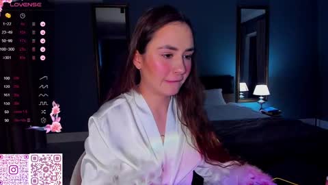 Snapshot of straw_juice chatting on January 23, 6:17 am Laura online show from January 23, 6:17 am