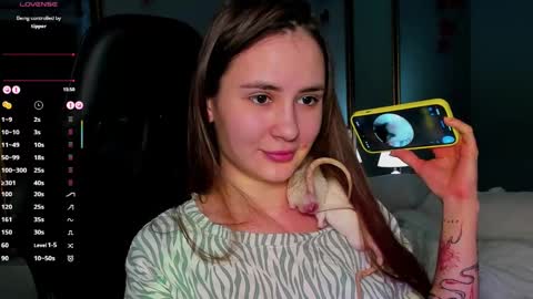 Snapshot of straw_juice chatting on February 16, 7:48 am Laura online show from February 16, 7:48 am