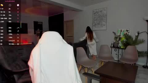 Snapshot of straw_juice chatting on November 14, 2:32 am Laura online show from November 14, 2:32 am