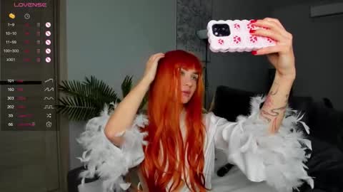 Snapshot of straw_juice chatting on November 26, 4:24 am Laura online show from November 26, 4:24 am