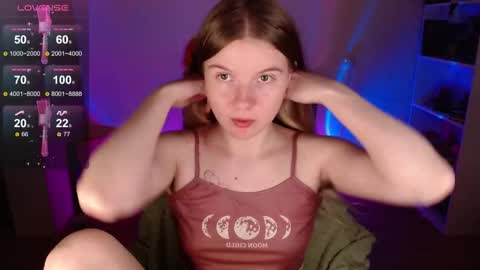 Snapshot of strawberry_juli chatting on October 5, 6:12 am Juli online show from October 5, 6:12 am