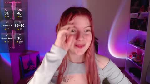 Snapshot of strawberry_juli chatting on October 11, 4:05 pm Juli online show from October 11, 4:05 pm