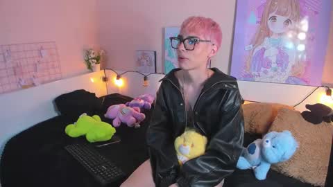 strawberry_kitty_ online show from October 31, 4:57 am