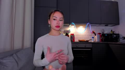 Tati and Lola online show from November 27, 1:13 pm