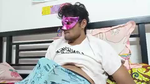 strip_couple_love1 online show from October 24, 9:49 am